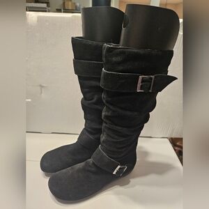 Rialto Woman’s Black Suede Boots Size 7.5.  Good Condition.  Leather.